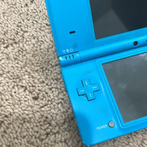 Used blue Nintendo DSI - Picture 4 of 5